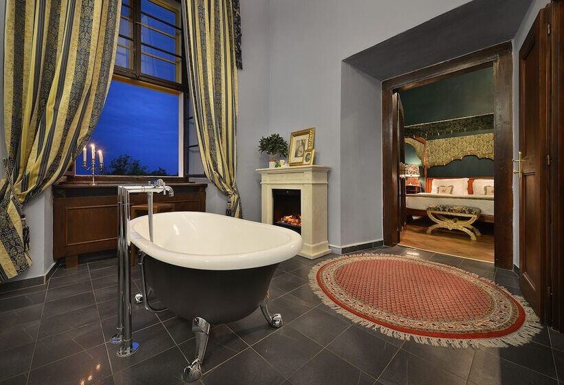 酒店 Chateau Loucen Garden Retreat