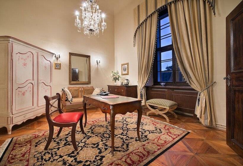 酒店 Chateau Loucen Garden Retreat