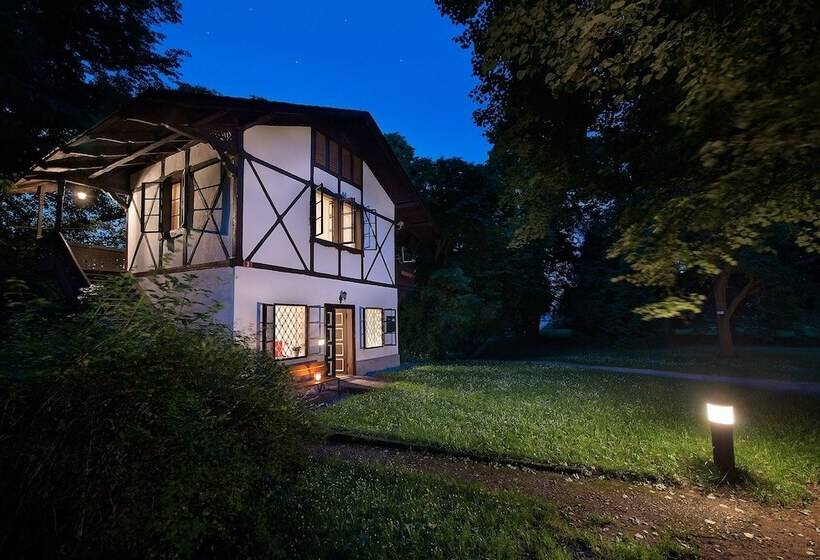 酒店 Chateau Loucen Garden Retreat