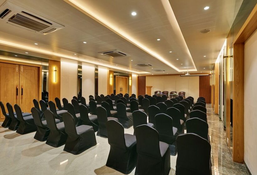 ホテル Regenta Place Raysons Kolhapur