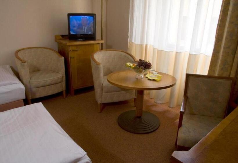 בית מלון כפרי Dr. Adler Spa & Kur