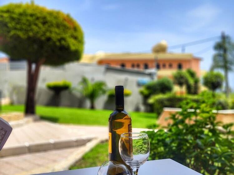 ホテル Eko Suites