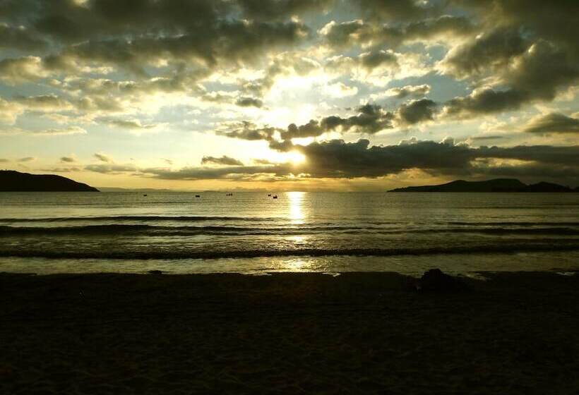 Отель El Manzano Hostel