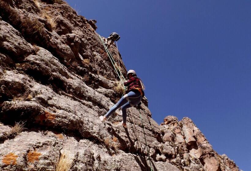 Отель El Manzano Hostel