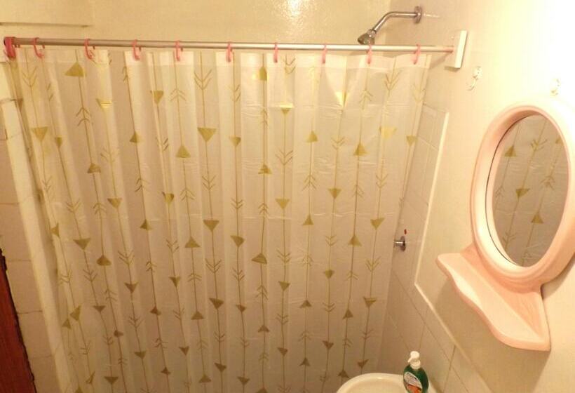 Отель El Manzano Hostel