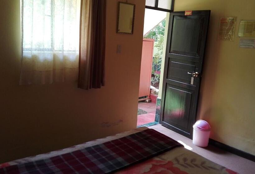 Отель El Manzano Hostel