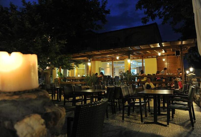 בית מלון כפרי Estelle