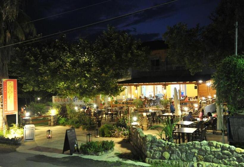 בית מלון כפרי Estelle