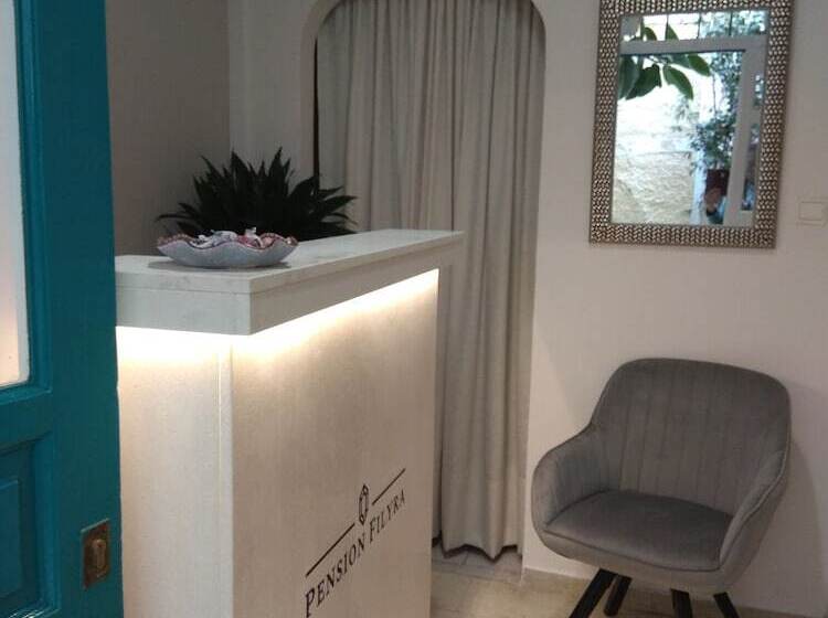 ホテル Filyra Pension