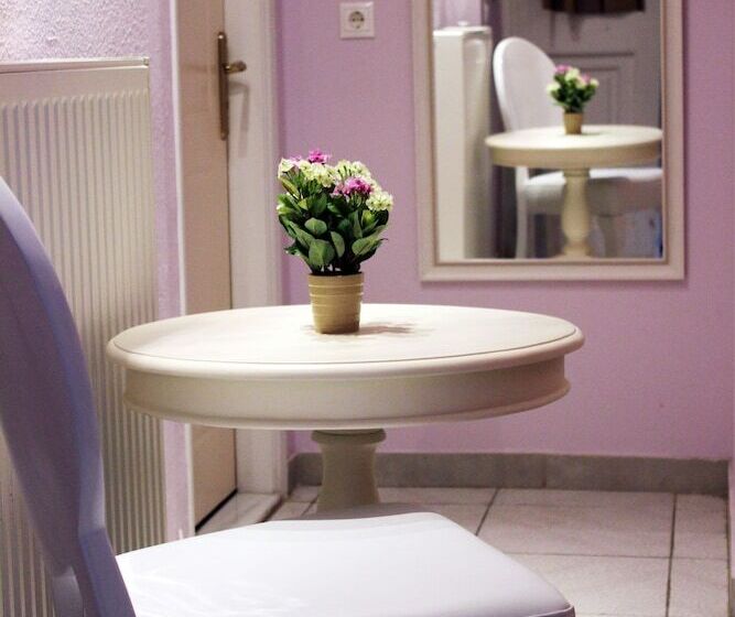 ホテル Filyra Pension