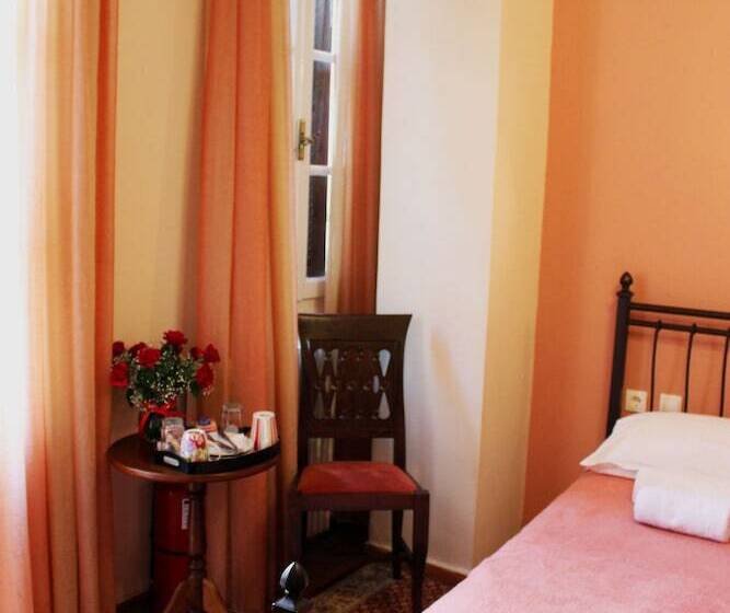 ホテル Filyra Pension