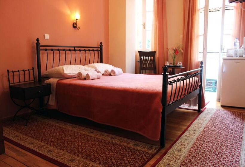 ホテル Filyra Pension