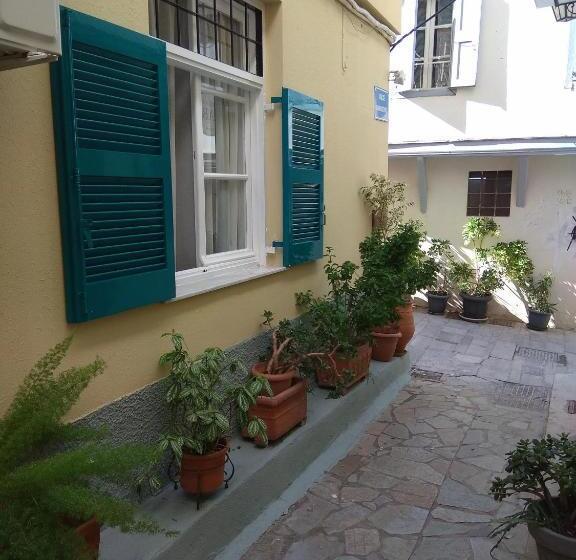 ホテル Filyra Pension