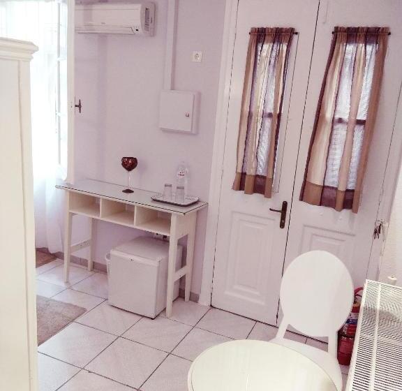 ホテル Filyra Pension