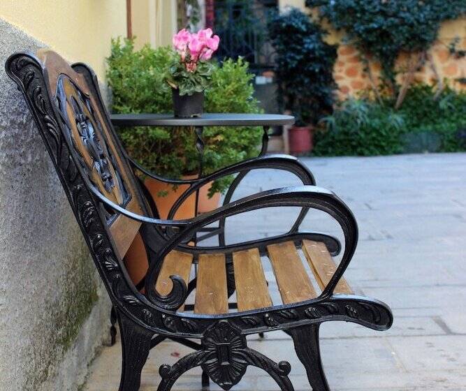 ホテル Filyra Pension