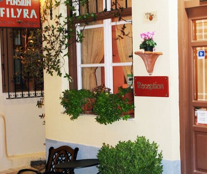 ホテル Filyra Pension