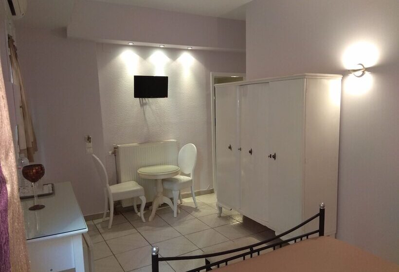 ホテル Filyra Pension