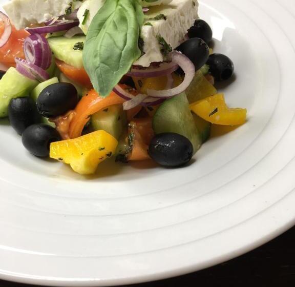 هتل Green Gondola