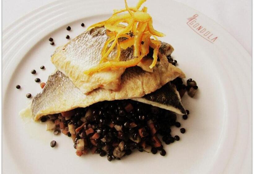 هتل Green Gondola