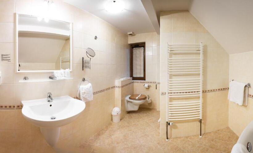 هتل Green Gondola