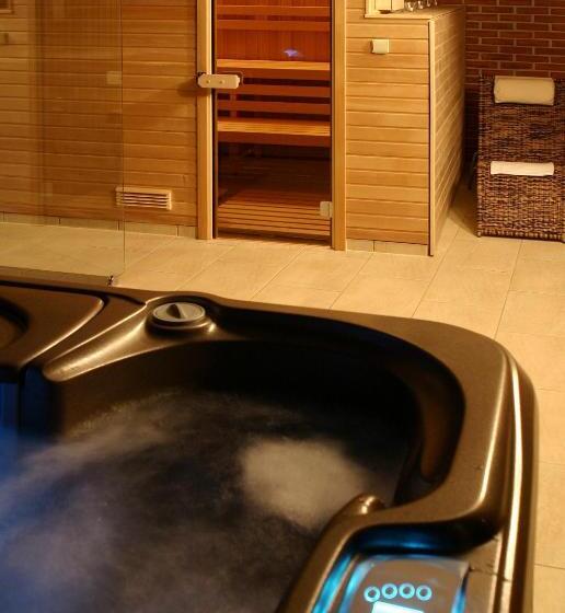 هتل Green Gondola