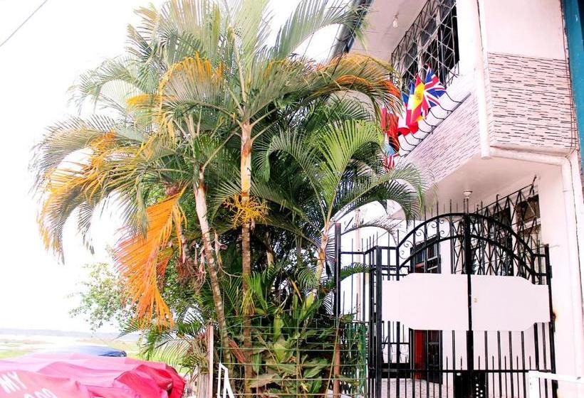 هتل Hostal Maravilla Amazonica