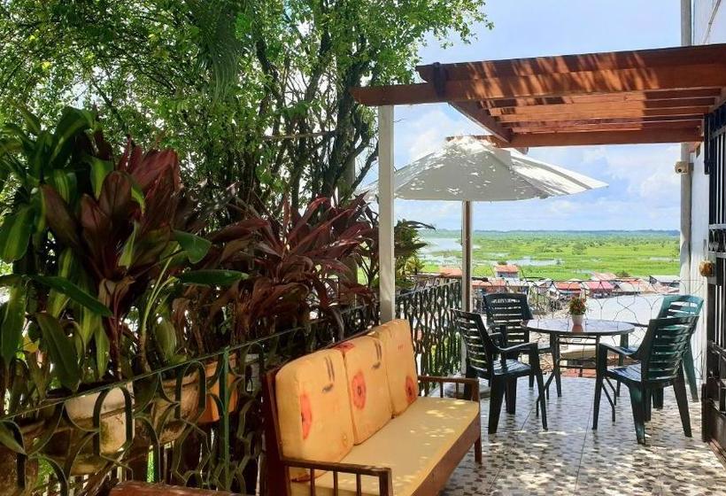 هتل Hostal Maravilla Amazonica