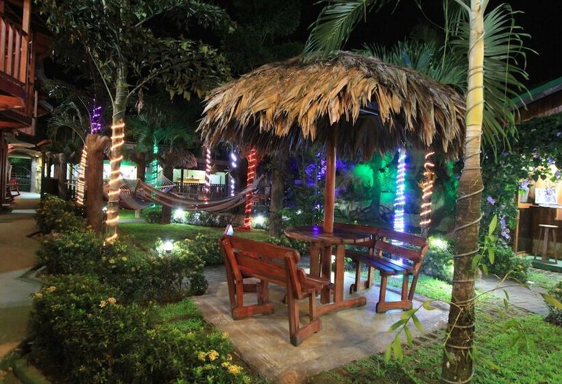 فندق Hostel Backpackers La Fortuna