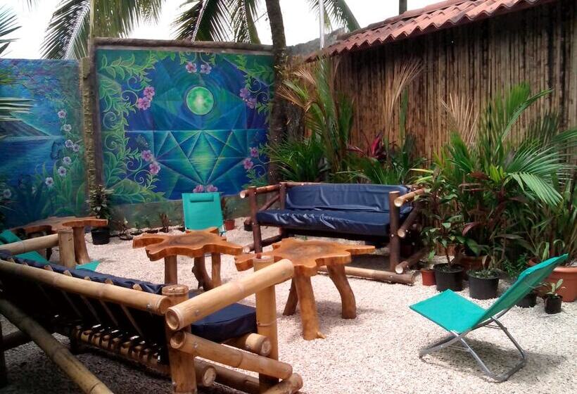 فندق Hostel Backpackers La Fortuna