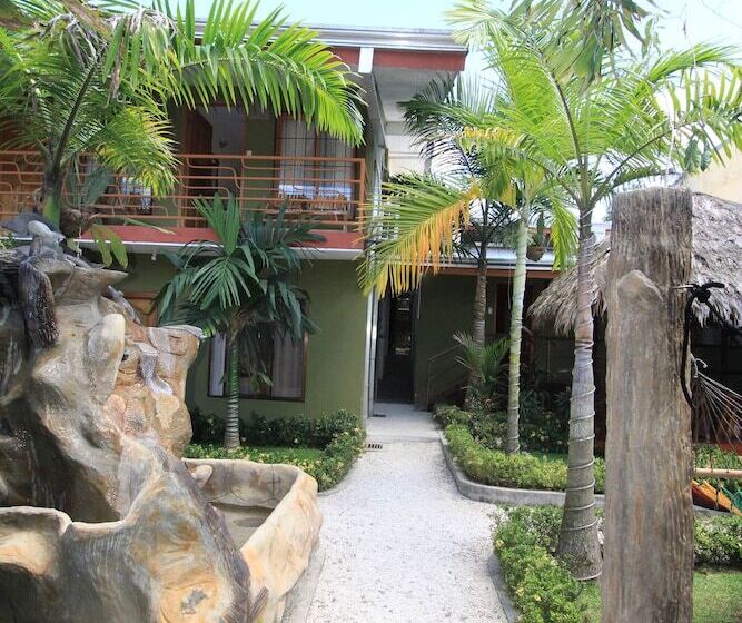 فندق Hostel Backpackers La Fortuna