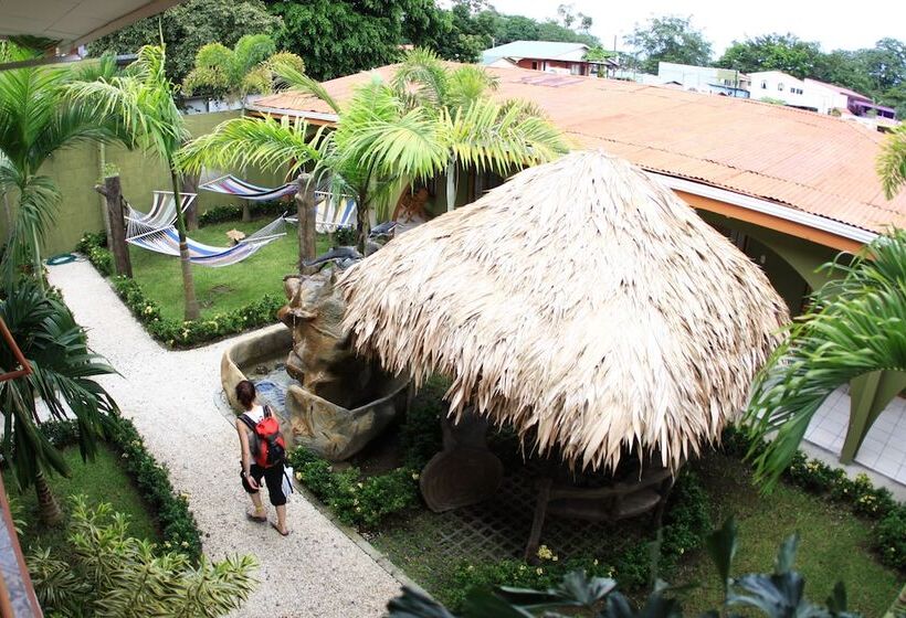 فندق Hostel Backpackers La Fortuna