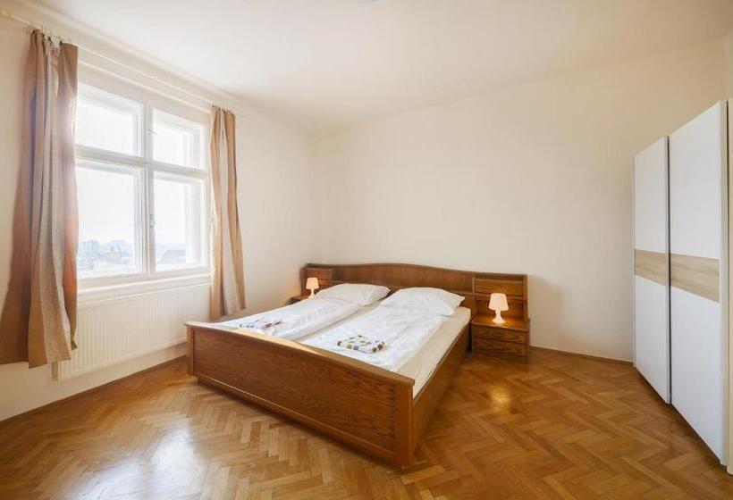 هتل Hostel Foster