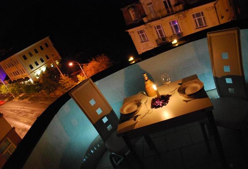 هتل Hostel Foster