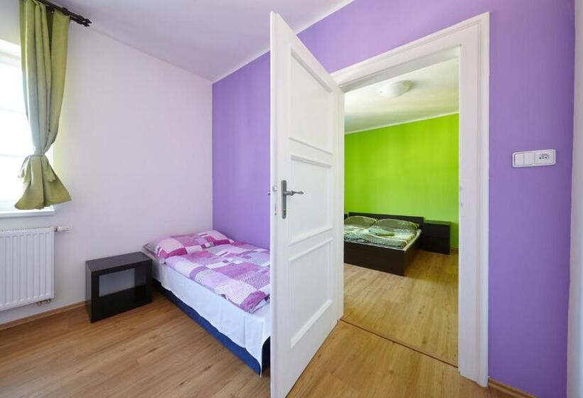 هتل Hostel Foster