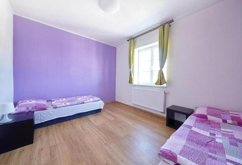 هتل Hostel Foster