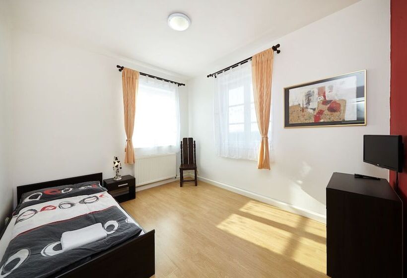 هتل Hostel Foster