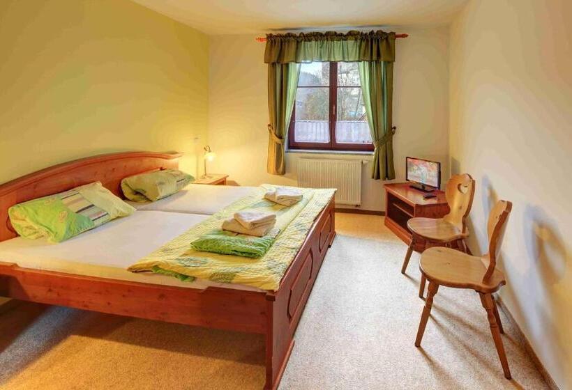 בית מלון כפרי Hradní Bašta