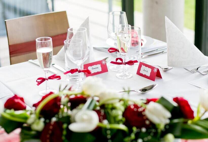 هتل Konference Park