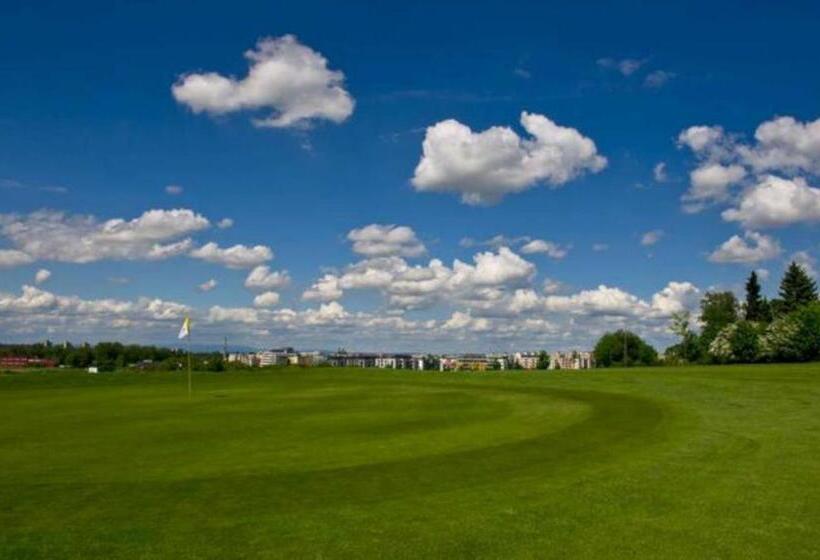 هتل Konference Park