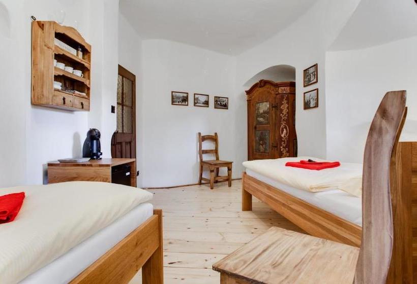 هتل Krumlov Tower