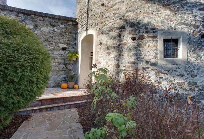 هتل Krumlov Tower