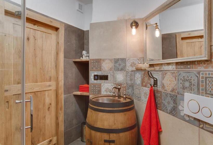 هتل Krumlov Tower