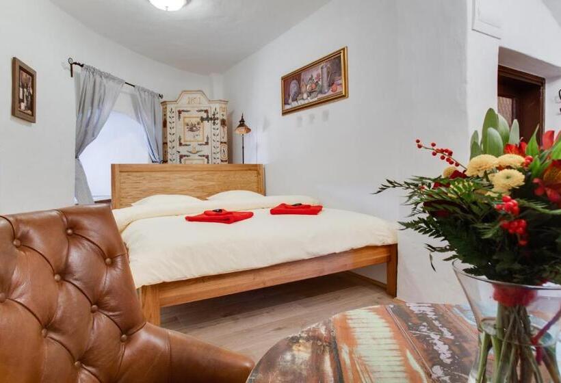 هتل Krumlov Tower