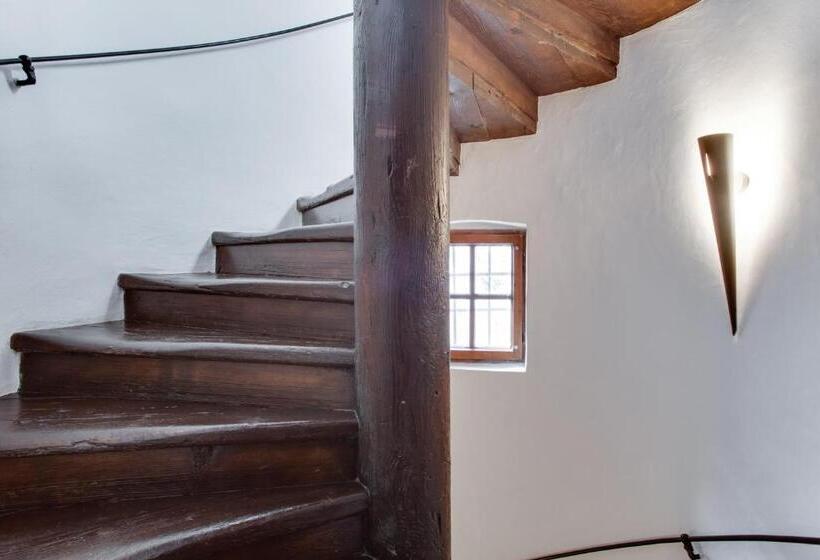 هتل Krumlov Tower