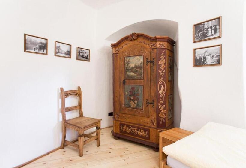 هتل Krumlov Tower