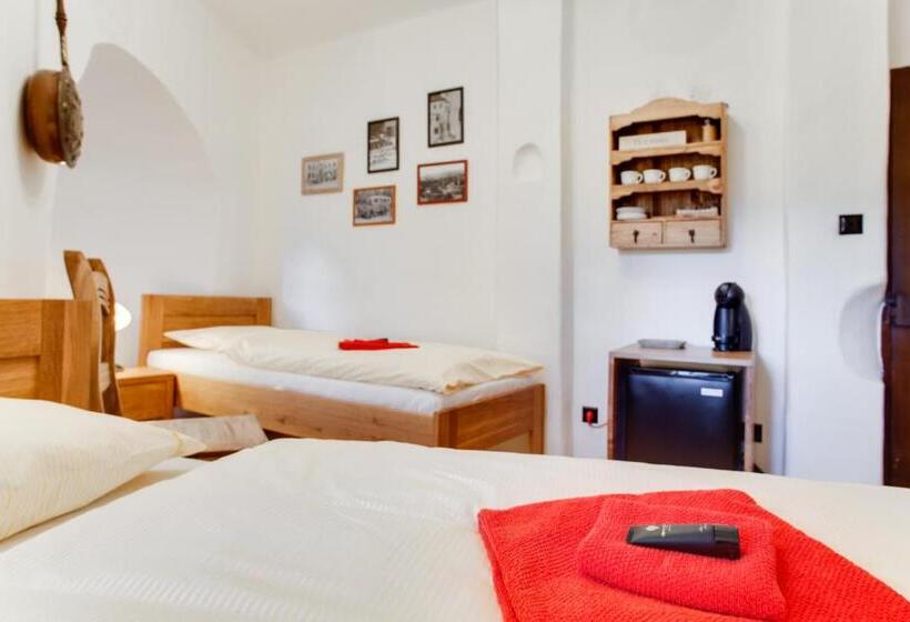 هتل Krumlov Tower