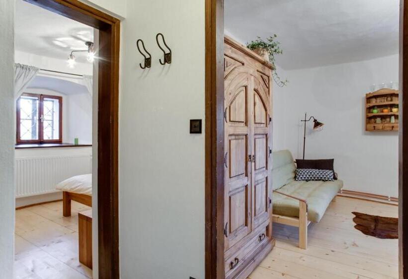 هتل Krumlov Tower