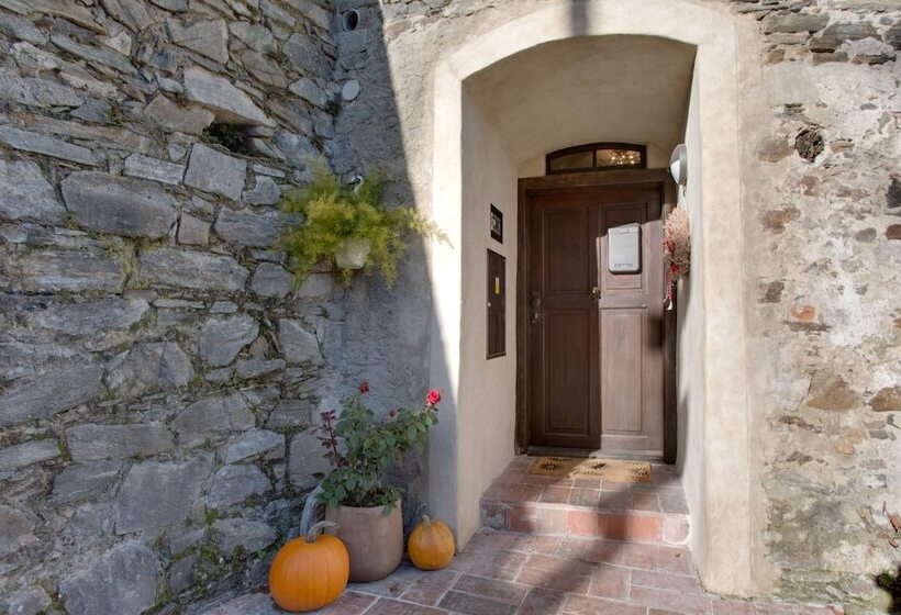 هتل Krumlov Tower