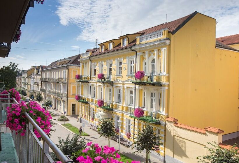 בית מלון כפרי Ld Palace Spa & Kur