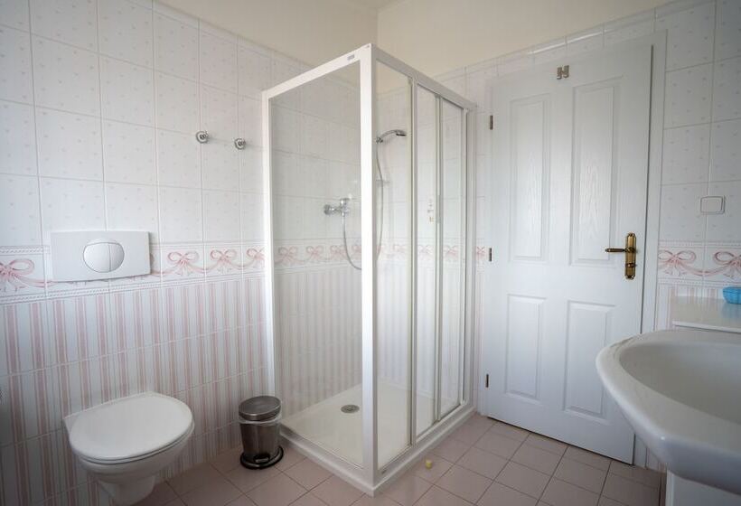 בית מלון כפרי Ld Palace Spa & Kur